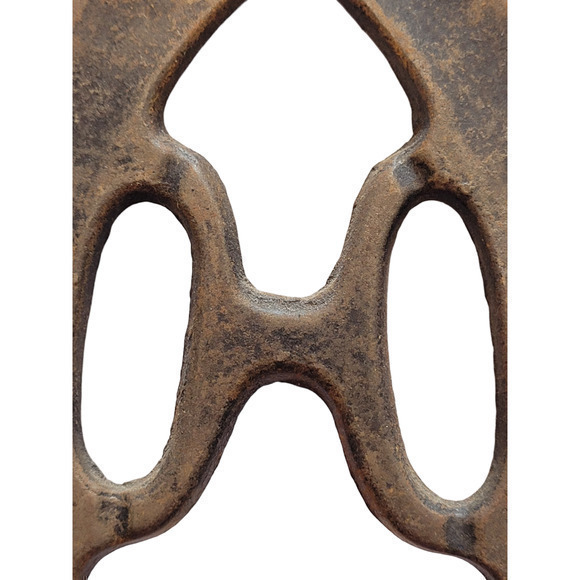 Antique Raised Ironing Iron Trivet Pot stand H Pattern Wall Décor Kitchen 3 - Picture 3 of 7